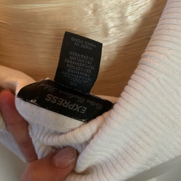 Express beige top - Picture 3 of 3